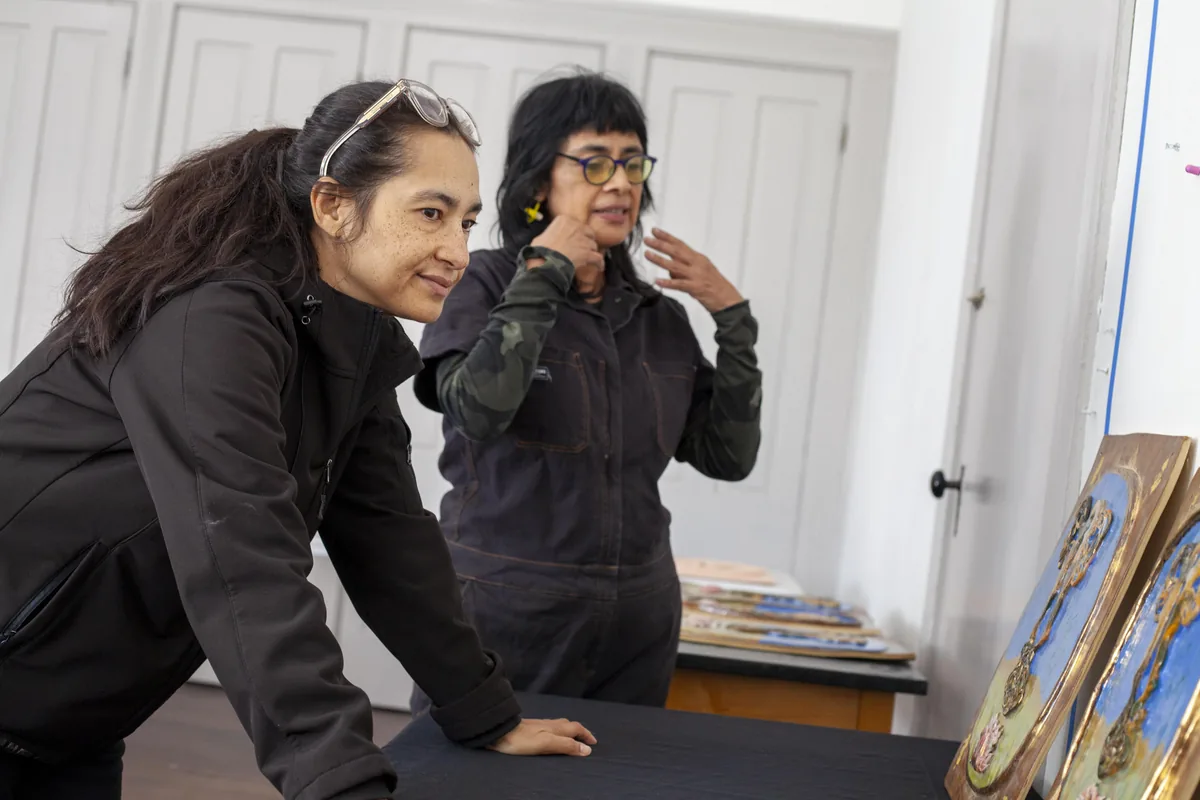 Glazing ceramic tiles at Wave Pool